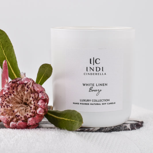 White Linen Breeze Candle - White