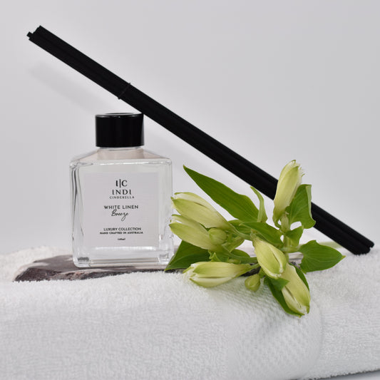 White Linen Breeze Reed Diffuser - Black
